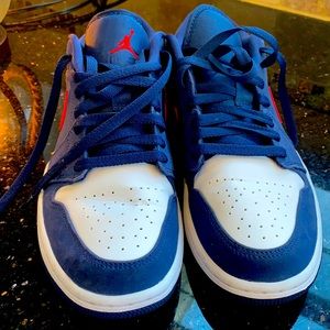 Nike Air Jordan men’s size 8 sneaker.. worn twice